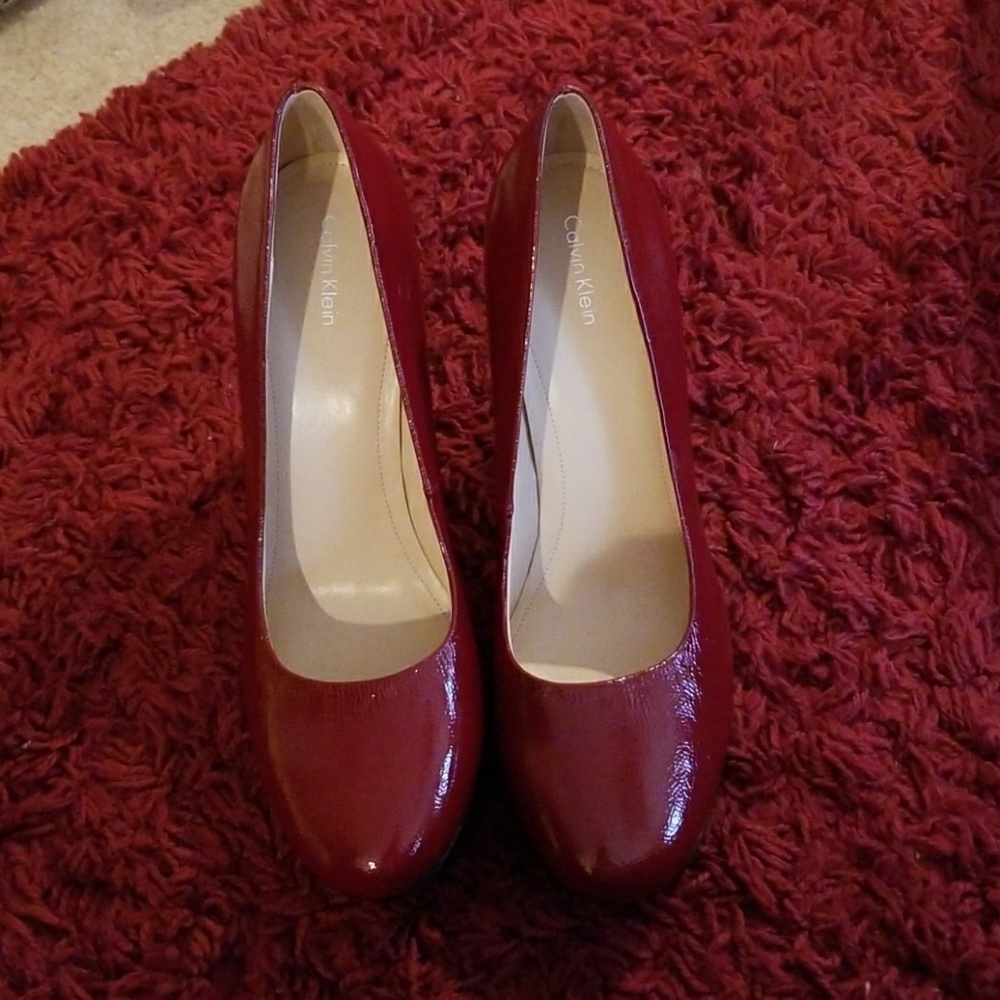 Calvin Klein red pumps / never worn